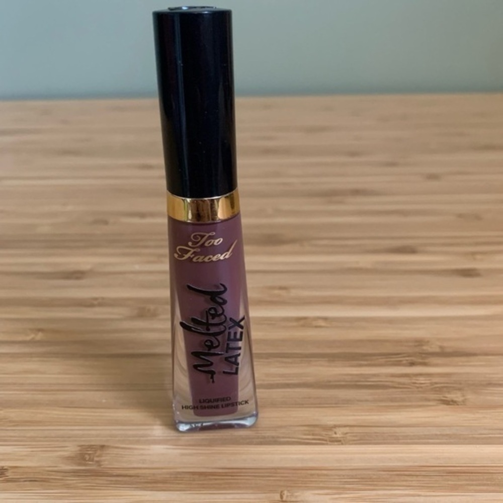 Too Faced  Matted Latex